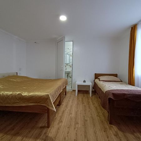 Guesthouse Mery Kobuleti Exterior foto